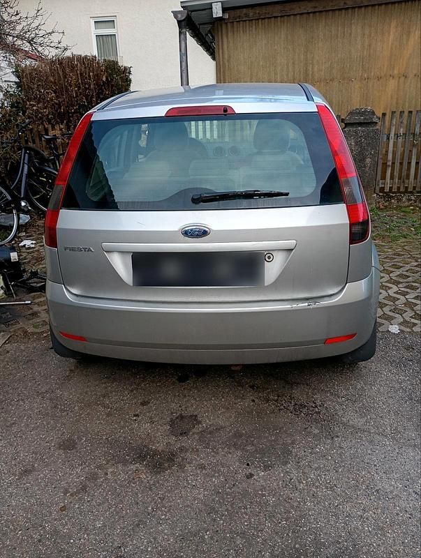 Gebraucht Ford Fiesta 65 PS (47 kW) 2002 Grau Kleinwagen