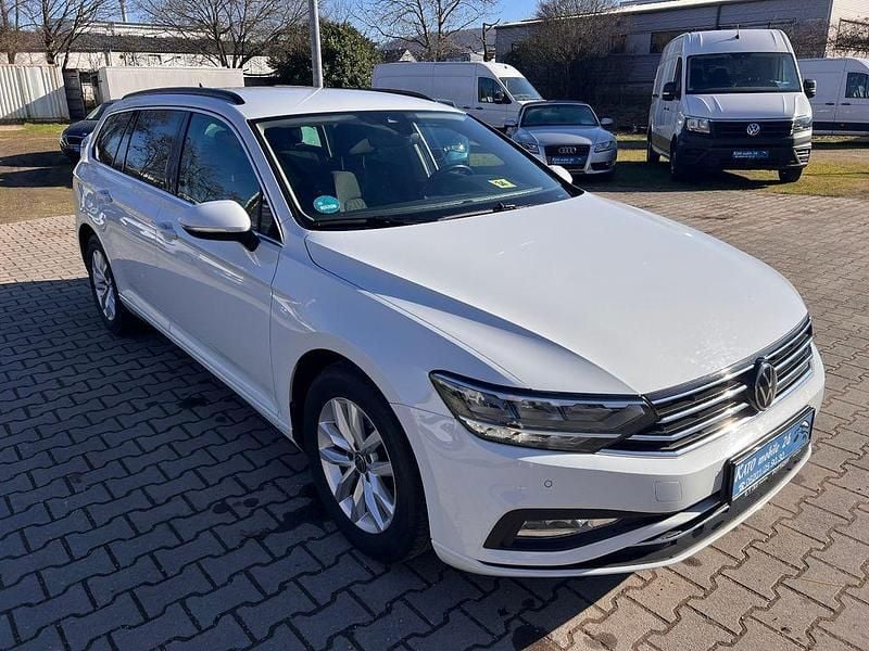 Gebraucht VW Passat Business 150 PS (110 kW) 2022 Weiß Kombi