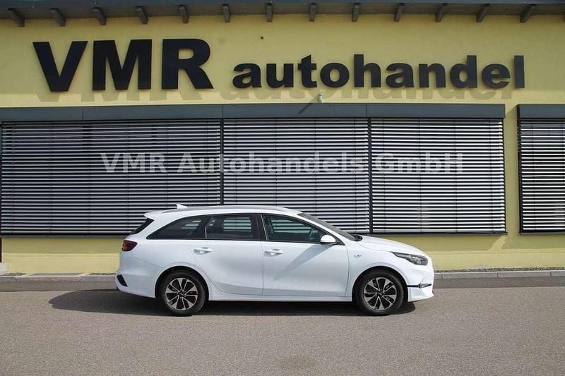 Weiß Neu 2025 Kia Ceed Sportswagon Kombi | 23.390 € (Superpreis) - Bild 1/4