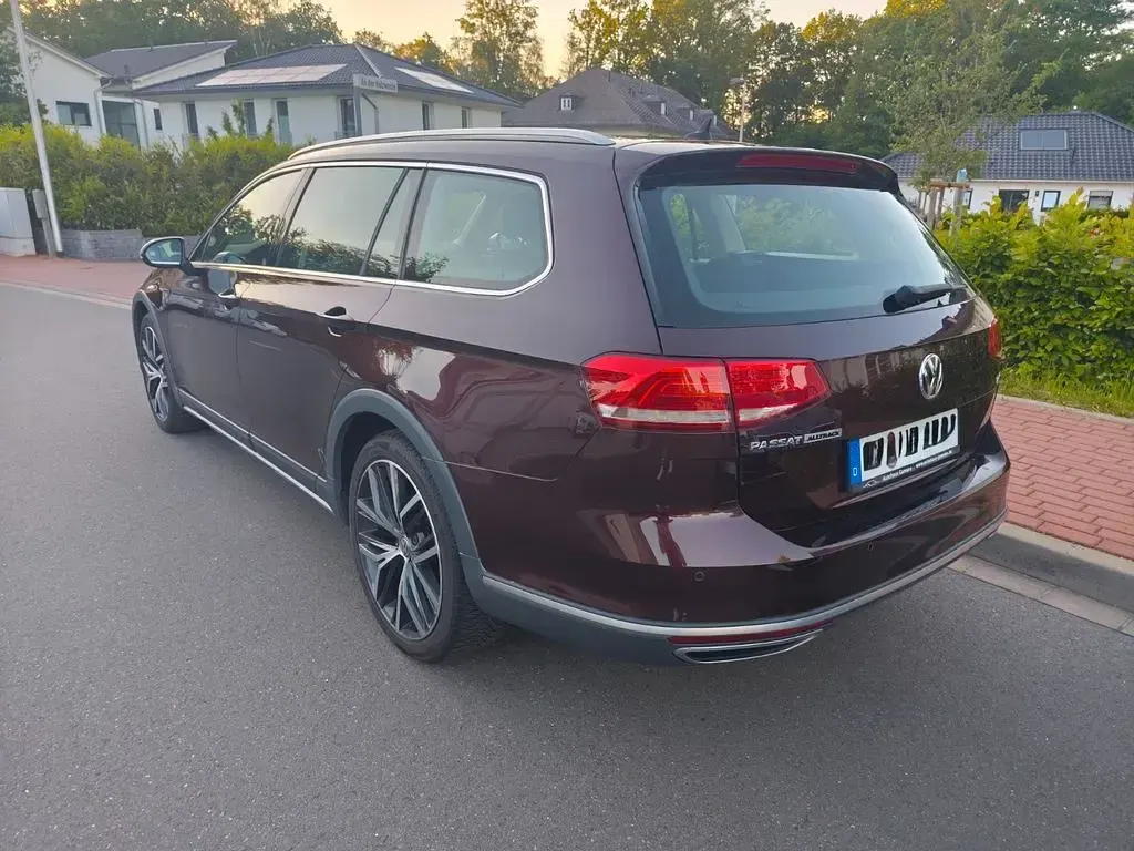 Gebraucht VW Passat Alltrack 220 PS (161 kW) 2018 Rot Kombi