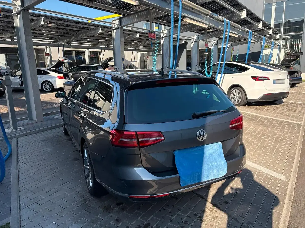 Second-hand VW Passat 150 CP (110 kW) 2017 Gri Break