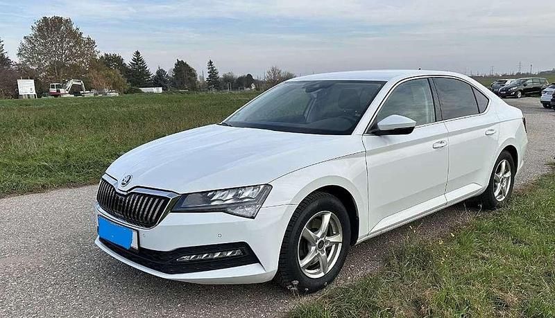 Gebraucht Skoda Superb Ambition 150 PS (110 kW) 2021 Weiß Limousine