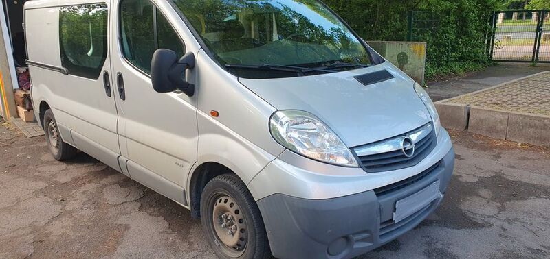 Grau Gebraucht 2013 Opel Vivaro Van | 6.690 € (Fairer Preis) - Bild 1/4