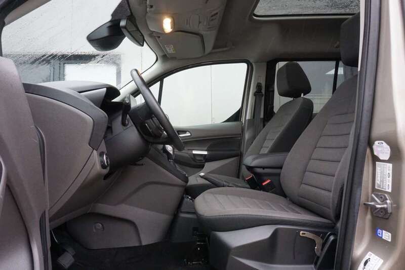 Gebraucht Ford Tourneo Titanium 120 PS (88 kW) 2019 Pyritsilber metallic Van / Kleinbus