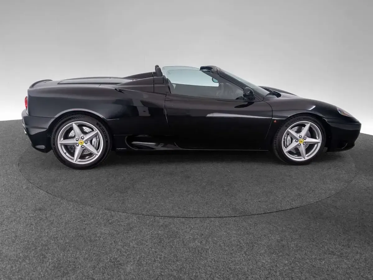Second-hand Ferrari 360 400 CP (294 kW) 2001 Negru Cabrio