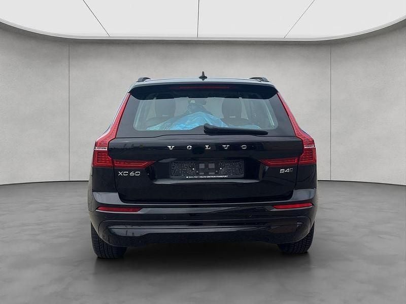 Gebraucht Volvo XC60 Core 197 PS (144 kW) 2023 Schwarz SUV