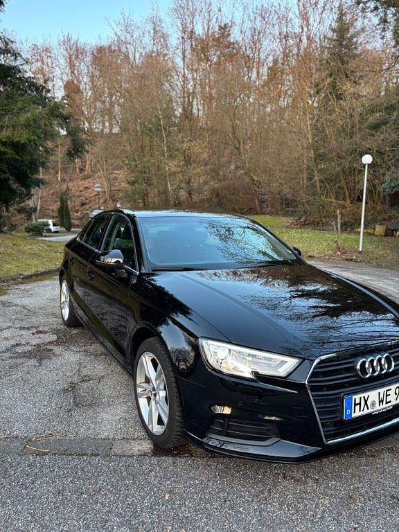 Gebraucht Audi A3 Sport 116 PS (85 kW) 2018 Schwarz Limousine