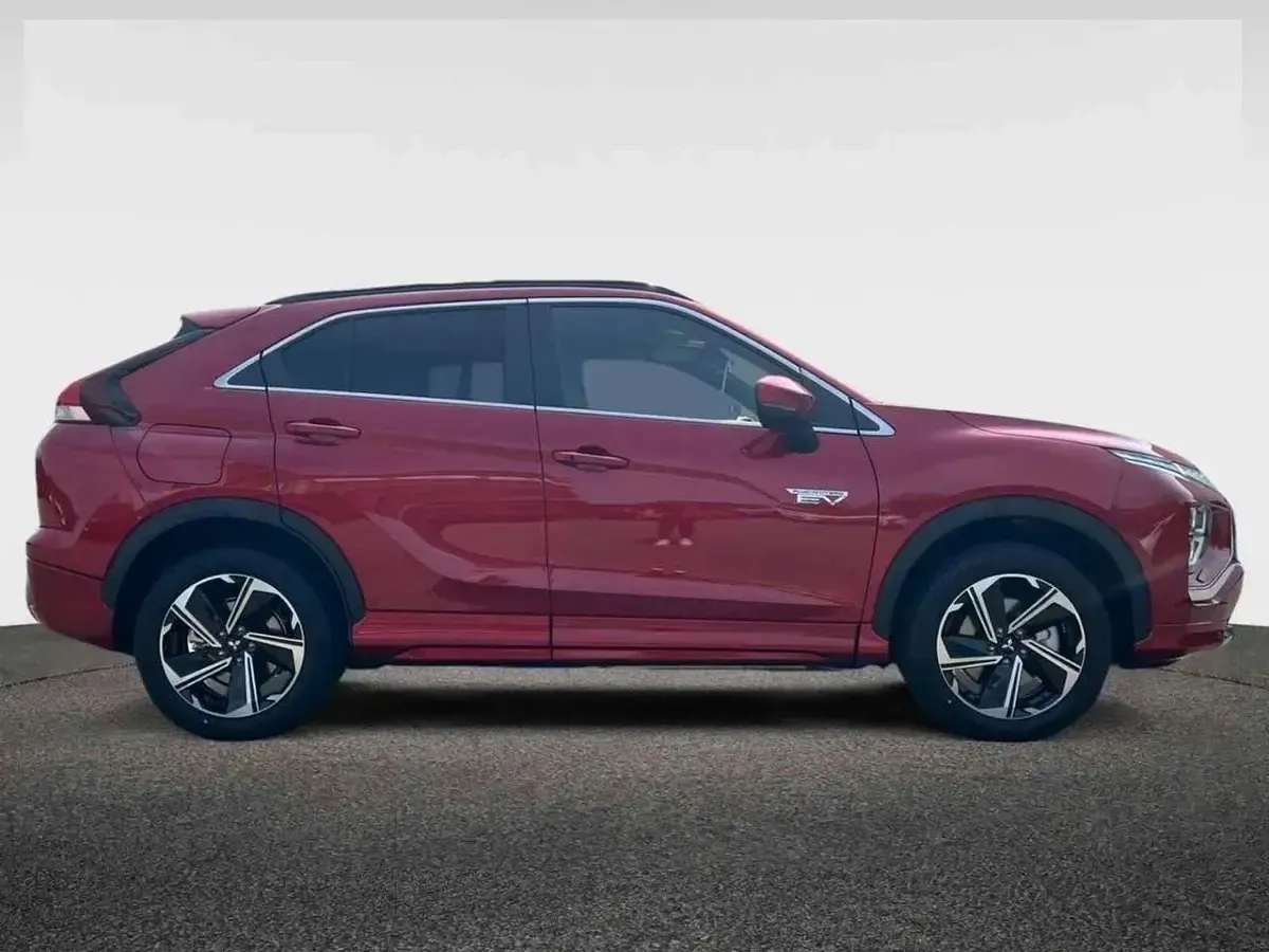 Gebraucht Mitsubishi Eclipse Cross Plus 188 PS (138 kW) 2024 Rot SUV