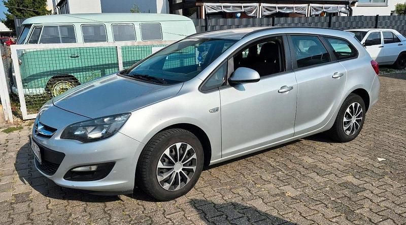 Silber Gebraucht 2014 Opel Astra Kombi | 2.250 € (Guter Preis) - Bild 1/4