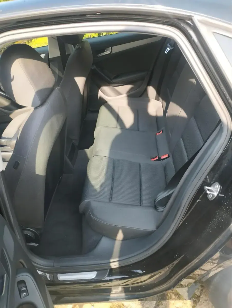 Gebraucht Audi A4 120 PS (88 kW) 2009 Schwarz Limousine