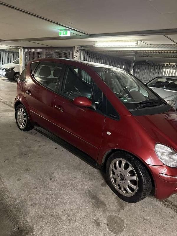 Gebraucht Mercedes A190 Elegance 125 PS (91 kW) 2001 Rot Limousine