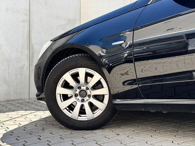 Gebraucht Mercedes E220 170 PS (125 kW) 2010 Schwarz Kombi