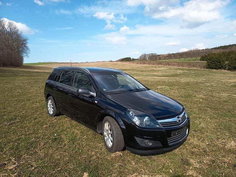 Gebraucht Opel Astra Edition 116 PS (85 kW) 2008 Schwarz Kombi