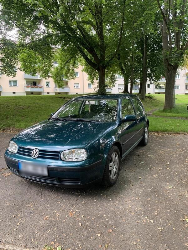 Grün Gebraucht 2001 VW Golf IV Kleinwagen | 1.200 € (Superpreis) - Bild 1/4