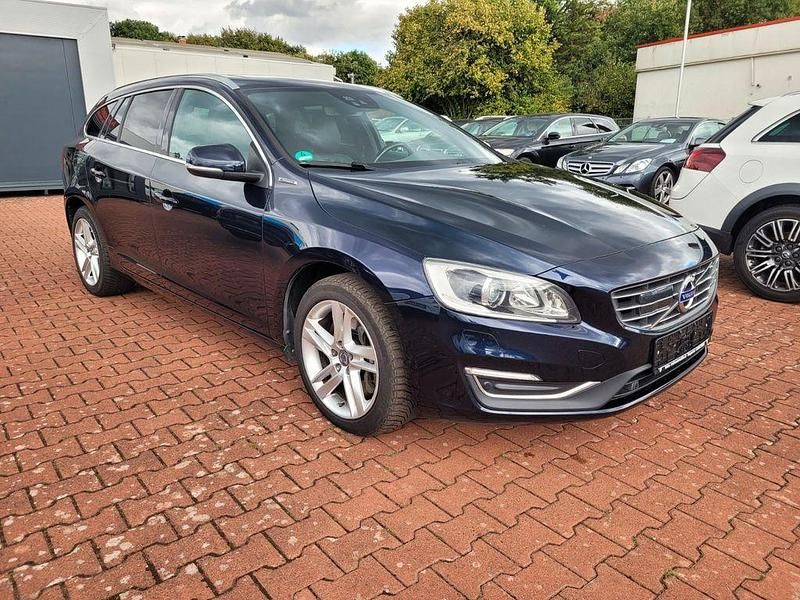 Gebraucht Volvo V60 Summum 220 PS (161 kW) 2016 Blau Kombi