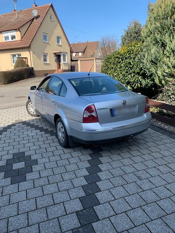 Gebraucht VW Passat 150 PS (110 kW) 2002 Silber Limousine