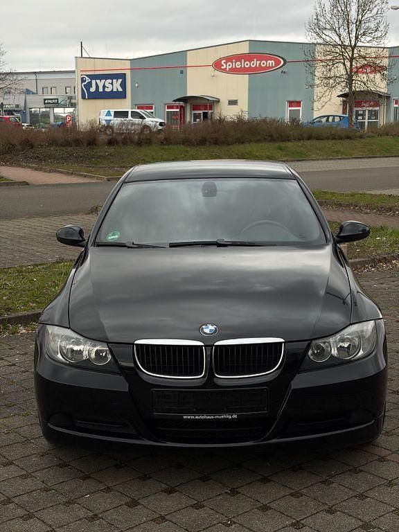 Gebraucht BMW 318 143 PS (105 kW) 2008 Schwarz Kombi