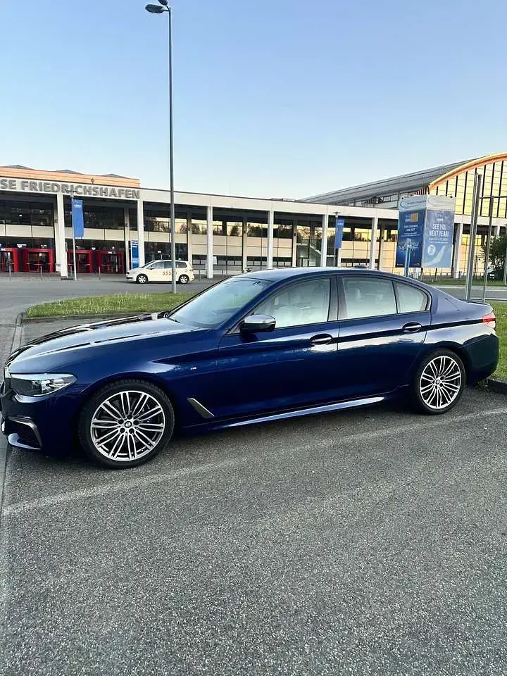 Używany BMW M550 Shadowline 462 KM (339 kW) 2017 Niebieski Sedan/Limuzyna