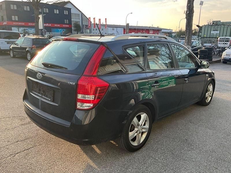 Gebraucht Kia Ceed Spirit 116 PS (85 kW) 2012 Schwarz Kleinwagen