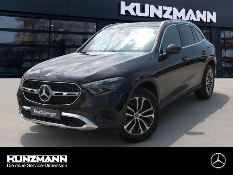 Obsidianschwarz metallic Gebraucht 2025 Mercedes GLC200 Avantgarde SUV | 49.990 € (Guter Preis) - Bild 1/4