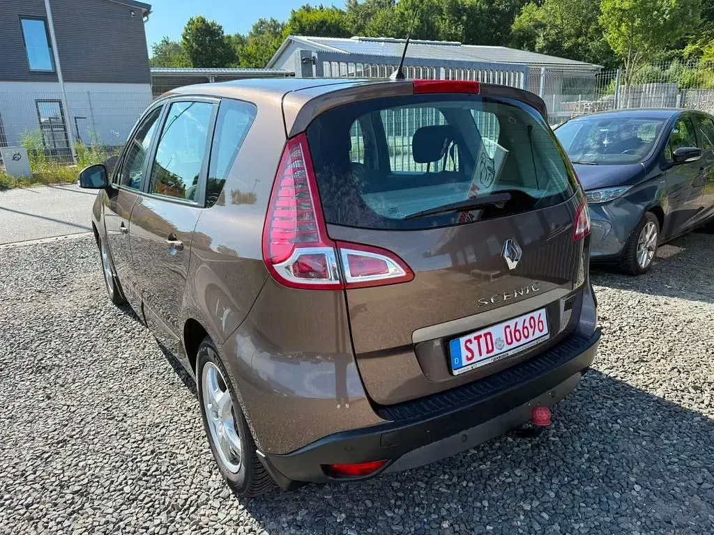 Gebraucht Renault Scénic III Expression 110 PS (80 kW) 2011 Braun Van / Kleinbus