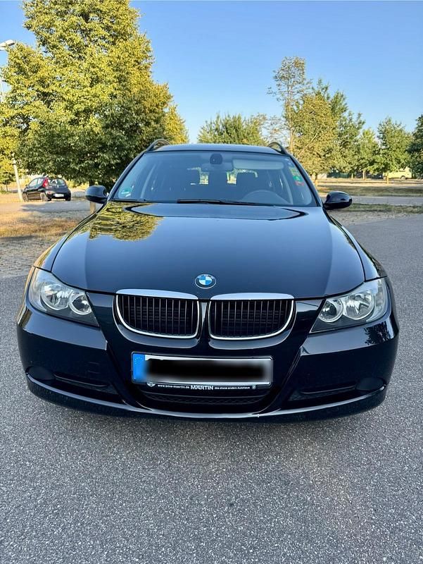 Schwarz Gebraucht 2008 BMW 318 Kombi | 7.750 € (Teuer) - Bild 1/4