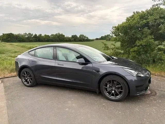 Brugt Tesla Model 3 Standard Range Plus 208 kW (283 HK) 2022 Grå Sedan