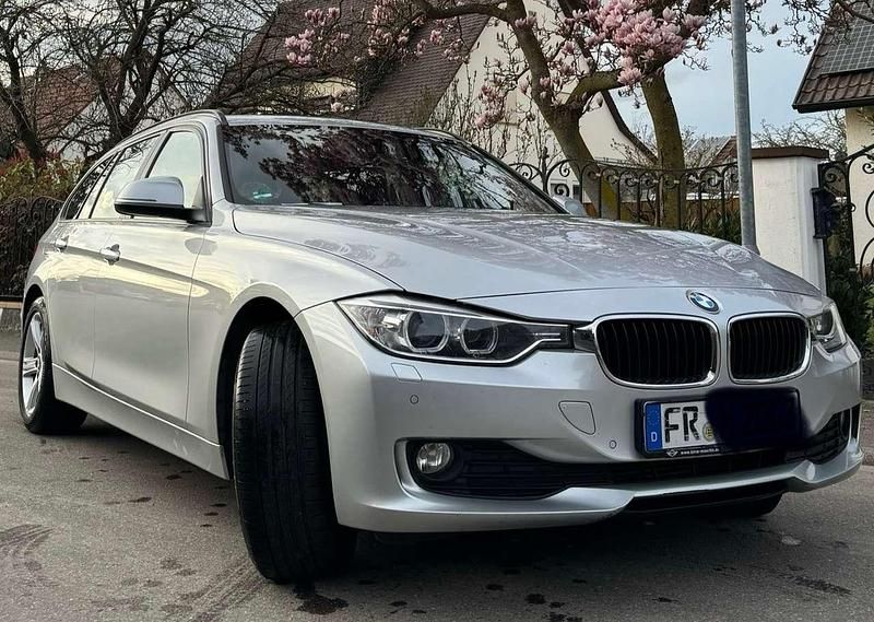 Silber Gebraucht 2013 BMW 320 Sport Line Kombi | 8.000 € (Fairer Preis) - Bild 1/4