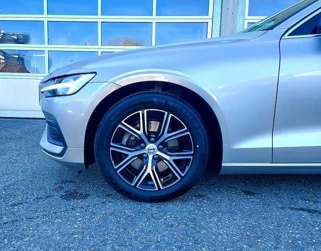 Gebraucht Volvo V60 145 PS (106 kW) 2023 Kombi