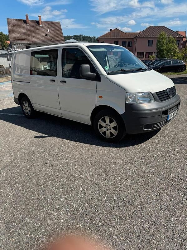 Weiß Gebraucht 2005 VW T5 Van | 6.499 € (Guter Preis) - Bild 1/4