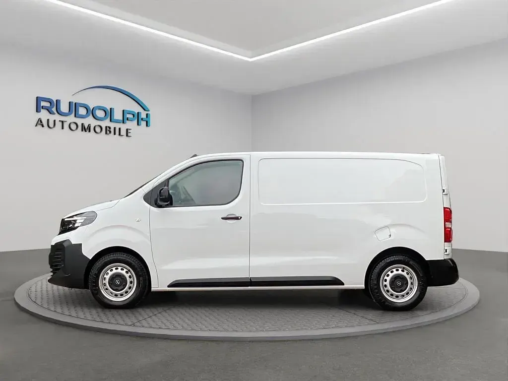 Usata Opel Vivaro 120 CV (88 kW) 2024 Bianco Monovolume