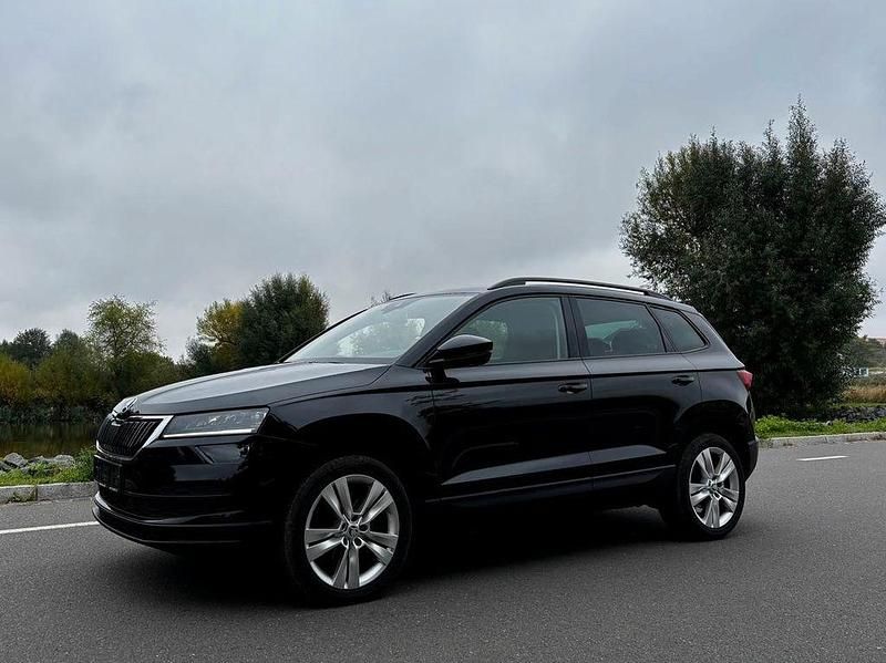 Schwarz Gebraucht 2020 Skoda Karoq Style SUV | 18.700 € (Guter Preis) - Bild 1/4