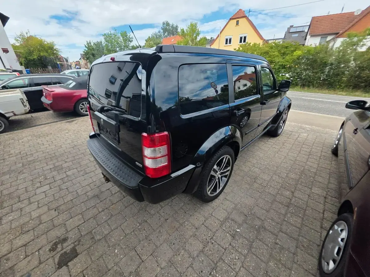 Gebraucht Dodge Nitro SE 177 PS (130 kW) 2008 Schwarz SUV