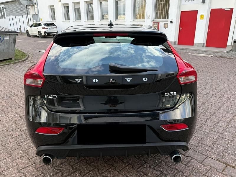 Gebraucht Volvo V40 150 PS (110 kW) 2016 Schwarz Limousine