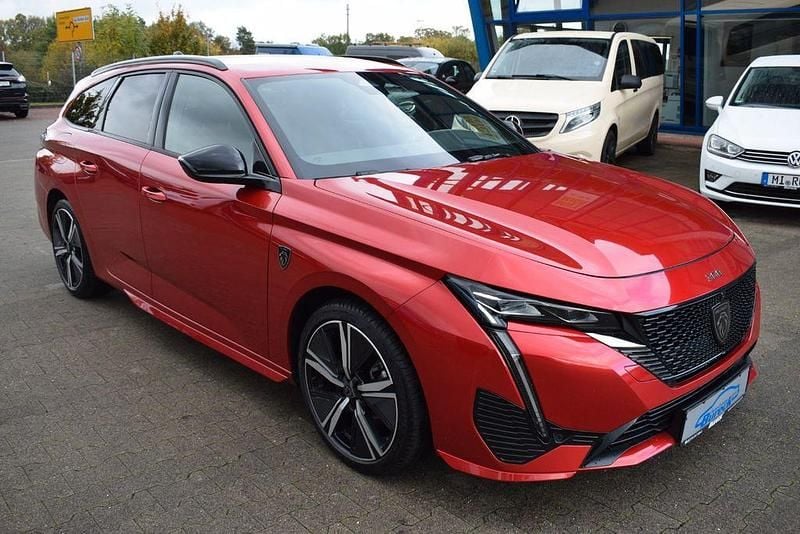 Elixir rot (metallic) Gebraucht 2024 Peugeot 308 GT Kombi | 22.980 € (Superpreis) - Bild 1/4