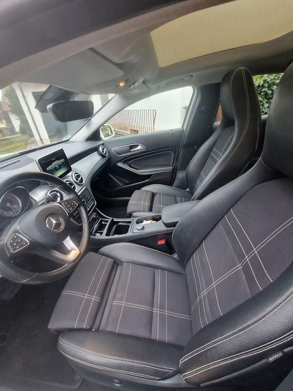 Gebraucht Mercedes GLA200 Urban 156 PS (114 kW) 2016 Weiß SUV