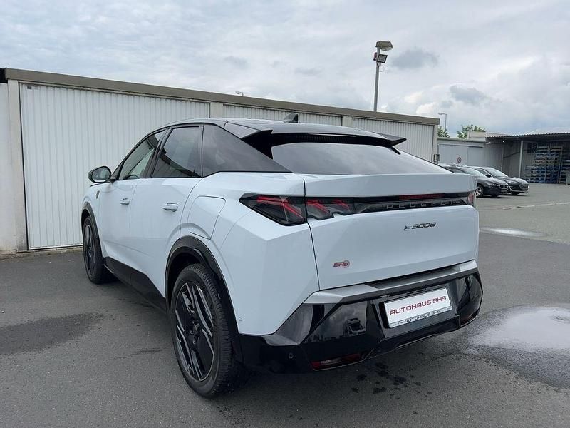 Gebraucht Peugeot e-3008 GTi 157 kW (214 PS) 2024 Okenitweiß (weiß) SUV