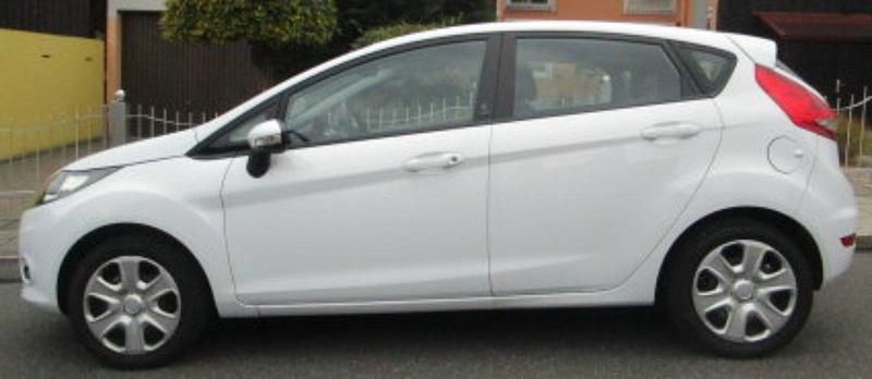 Gebraucht Ford Fiesta 60 PS (44 kW) 2012 Weiß Kleinwagen