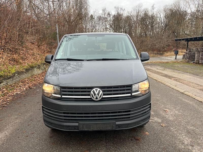 Gebraucht VW Caravelle 102 PS (75 kW) 2018 Grau Van / Kleinbus