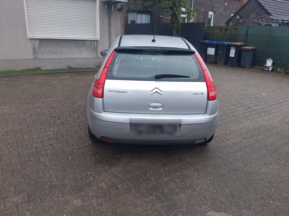 Gebraucht Citroën C4 110 PS (80 kW) 2010 Silber Limousine