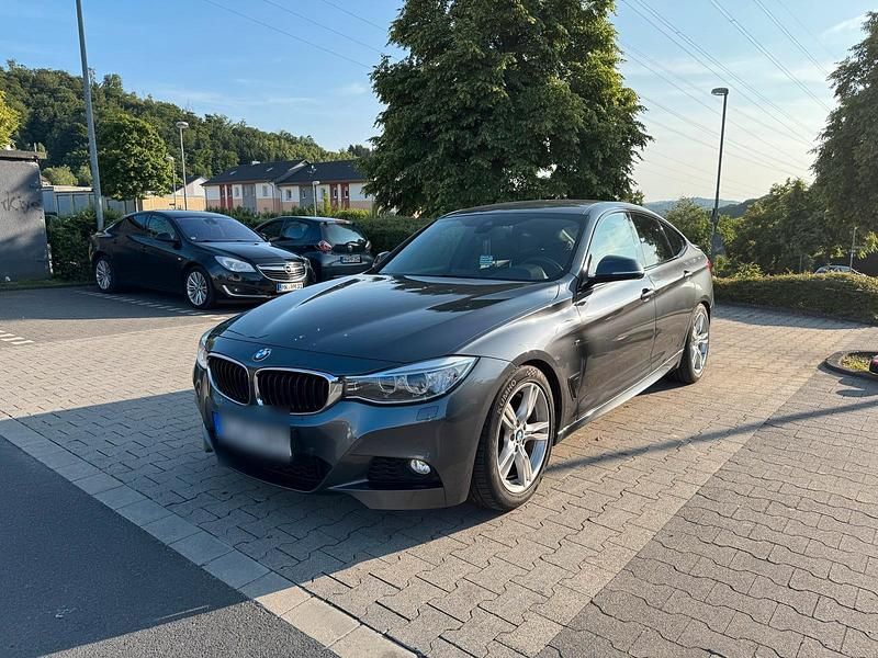 Grau Gebraucht 2013 BMW 320 Gran Turismo M Sport Limousine | 12.000 € (Fairer Preis) - Bild 1/4