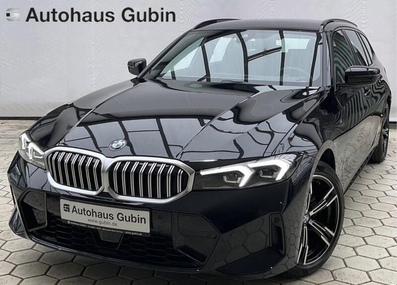 Black sapphire metallic Gebraucht 2024 BMW 320 M Sport Kombi | 40.450 € (Guter Preis) - Bild 1/4