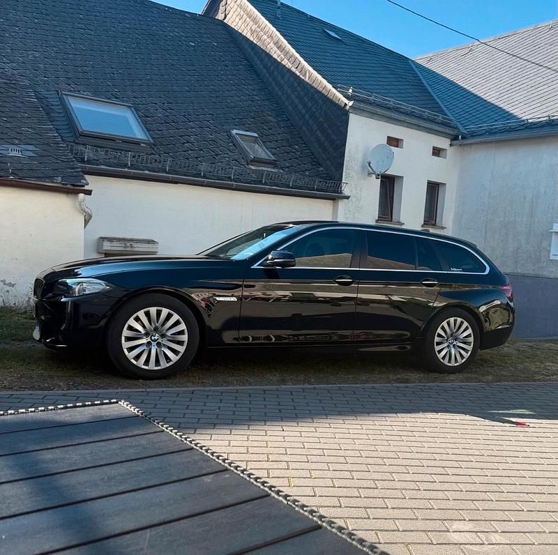 Gebraucht BMW 520 190 PS (139 kW) 2015 Schwarz Kombi