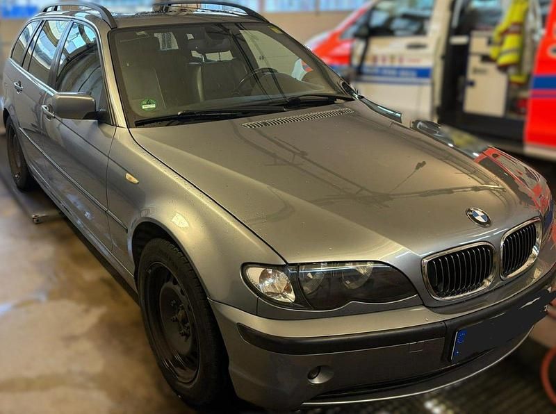 Gebraucht BMW 320 170 PS (125 kW) 2005 Silber Kombi