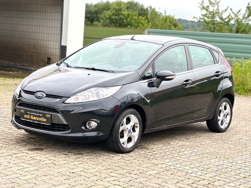Schwarz Gebraucht 2011 Ford Fiesta Titanium Kleinwagen | 2.300 € (Teuer) - Bild 1/4