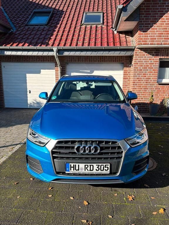 Blau Gebraucht 2016 Audi Q3 SUV | 16.900 € (Guter Preis) - Bild 1/4