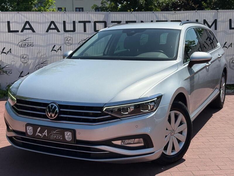 Silber Gebraucht 2021 VW Passat Kombi | 19.480 € (Guter Preis) - Bild 1/4