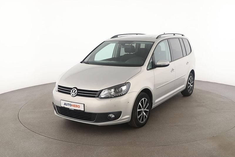Silber Gebraucht 2015 VW Touran Comfortline Van / Kleinbus | 15.340 € (Guter Preis) - Bild 1/3
