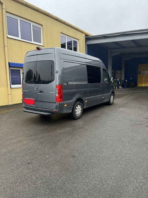 Gebraucht Mercedes Sprinter 190 PS (139 kW) 2023 Grau Van