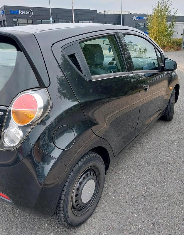 Second-hand Chevrolet Spark 68 CP (50 kW) 2012 Negru Hatchback